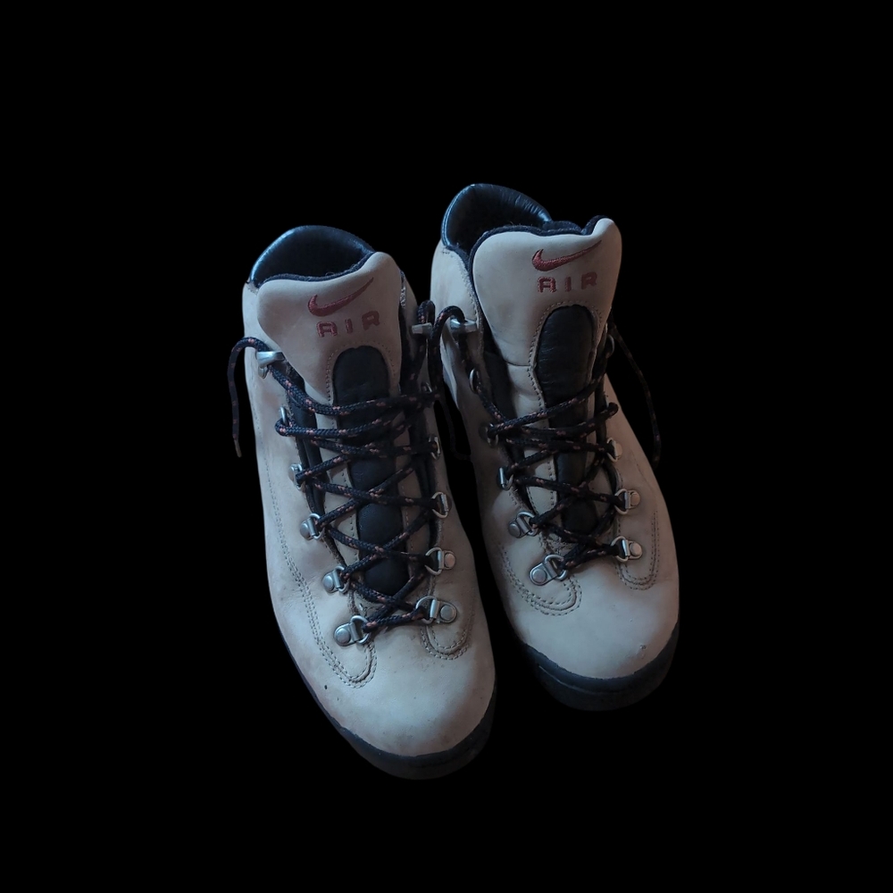 Nike Air Cream and Black Hiking Boots ACG
